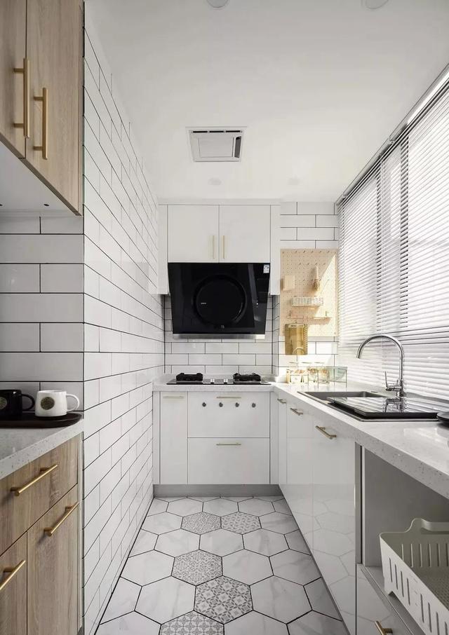 精致浪漫的北欧婚房设计，主卧的床头背景墙甚是好看！