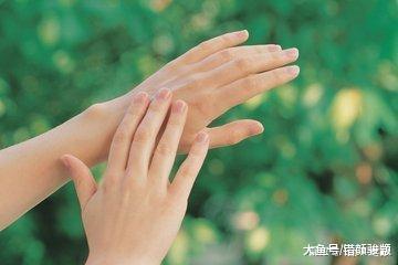 心理测试：选一只你喜欢的手，测你另一半是什么样的人？