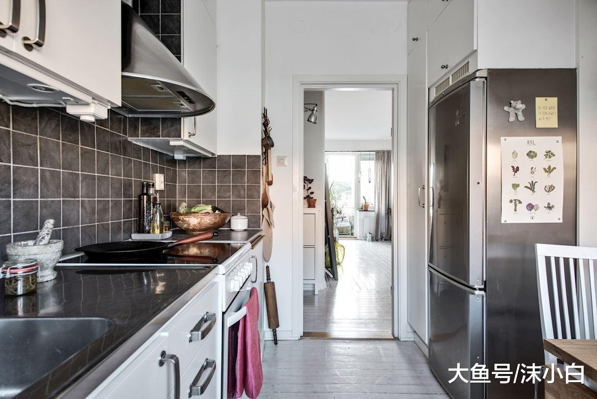 蜗居上海45平小户型, 一进门就被衣帽架迷住了, 客厅最漂亮! 晒晒