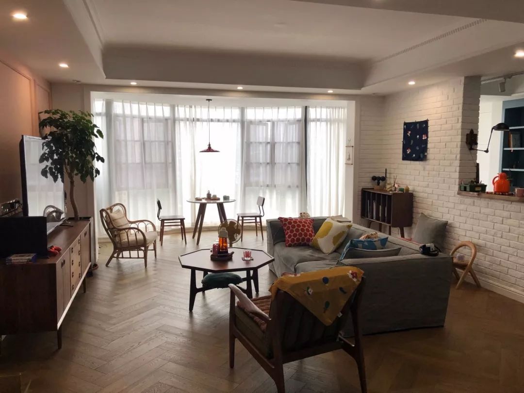 阳台纳入客厅，如何利用起来？