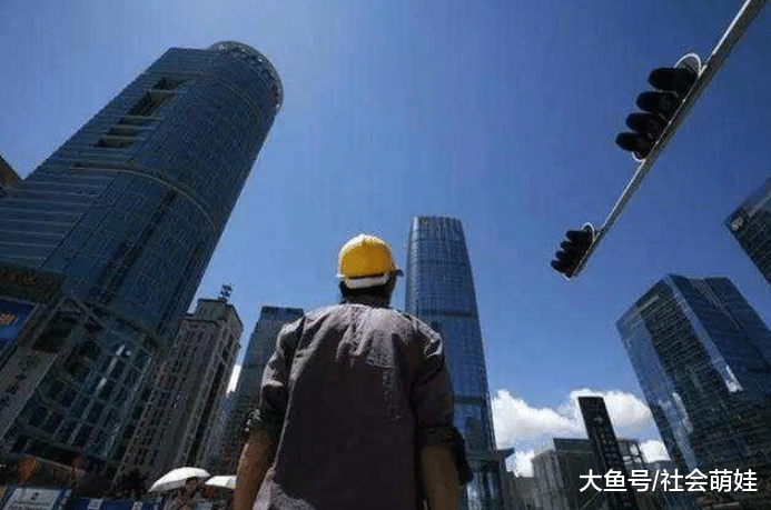 现在想买套房子，可是感觉房价快要跌似的，有点纠结应该怎么办？