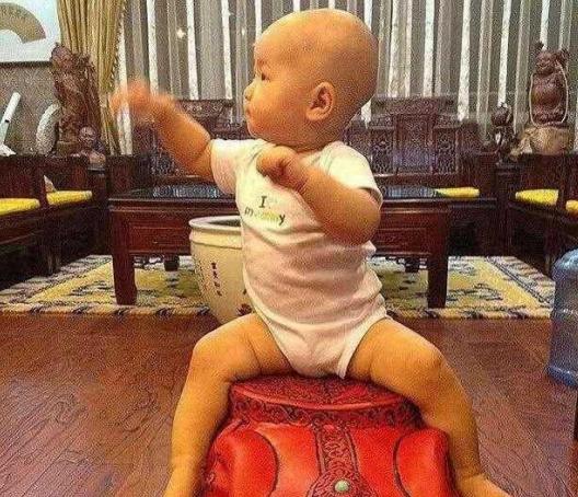 参观岳云鹏现实中的家，儿子长得跟他一模一样，一家人生活很温馨