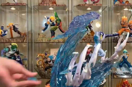 熊孩子不再是“手办凶手”，地震才是！看了网友的手办替他心疼