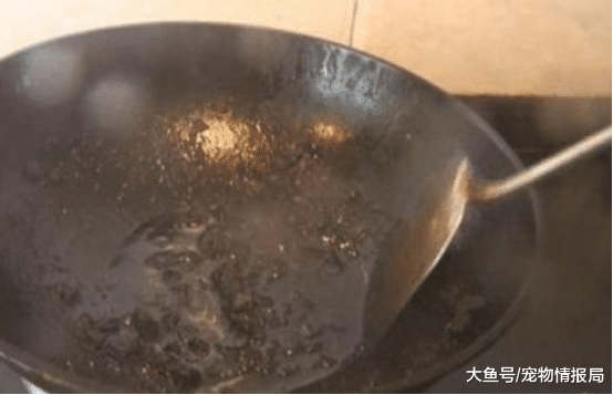 小伙肝癌缠身，花光积蓄后离世，医生遗憾：这种东西不能天天吃！