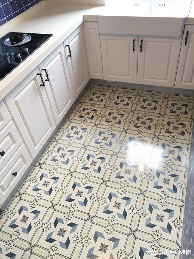 新房装修完毕通风中，晒到业主群，都说我家柜子有创意要照着做！