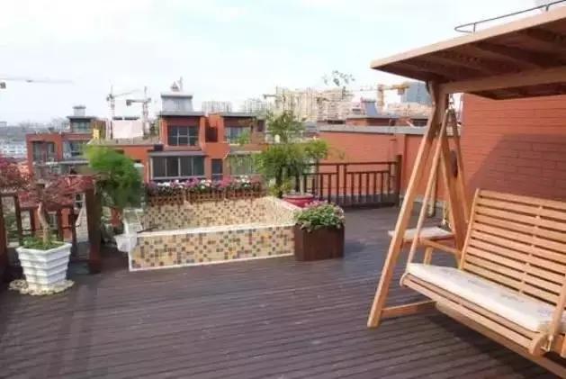 买顶楼就是好，一个露台那么漂亮，买到就是赚到！