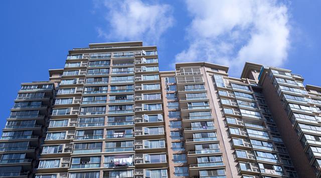 最早扛不住的三种房子，贪便宜买了，最后却卖不出去！