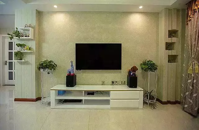 82平小户型二居室，大部分墙面贴墙纸，便宜又好看！