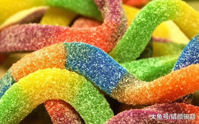 意大利有名的糖果叫阿爾卑斯，日本叫不二家，中國的只有三個字