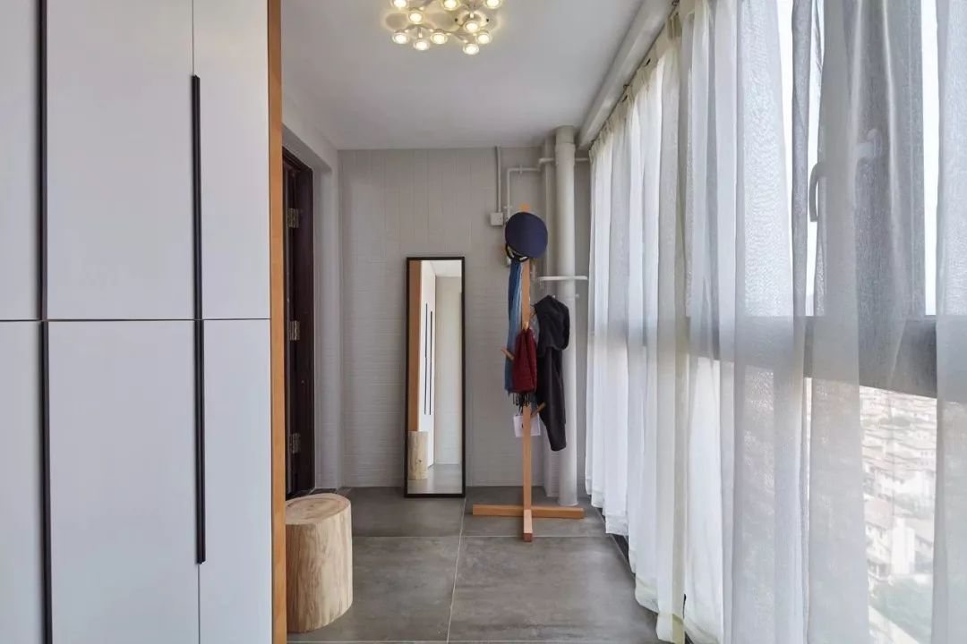 懂得摆衣帽架的人，气质一般都比较优雅！