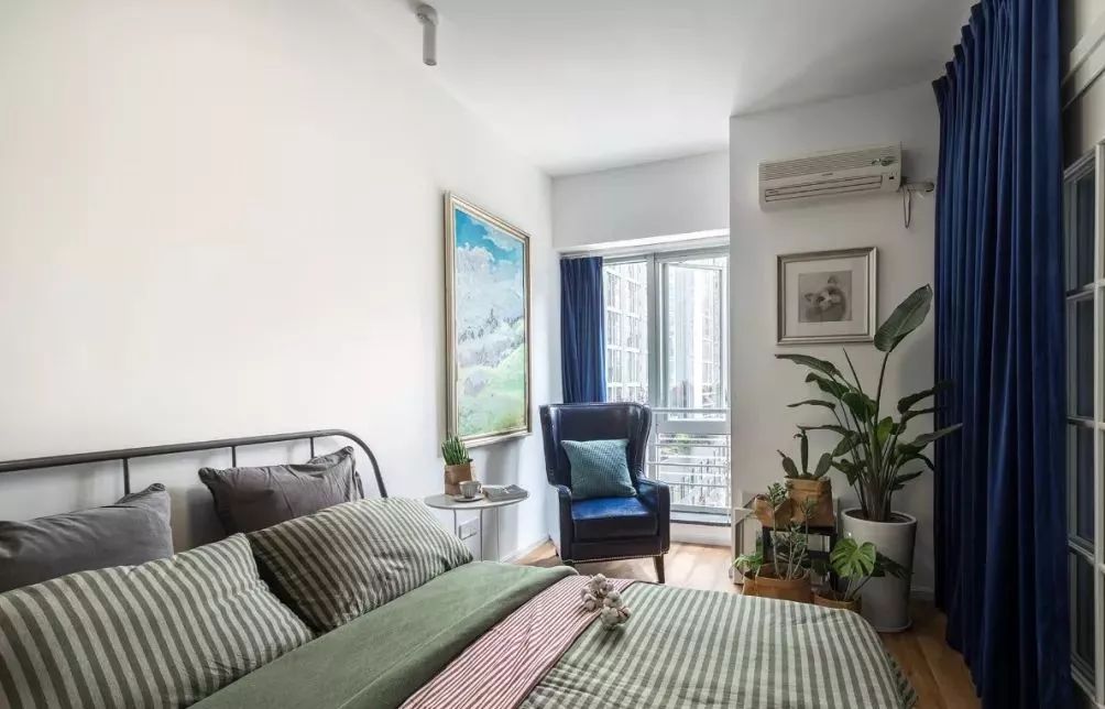 卧室带个小阳台是一种什么样的体验？看看＂别人家的＂就知道了！