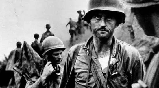 抗美援朝前，党中央为何将邓华与第十三兵团司令员黄永胜对调？