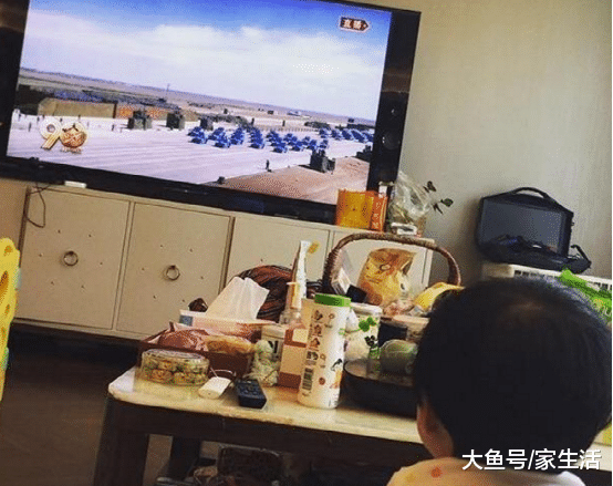 晒晒陈赫住的房子，衣柜乱七八糟塞满衣服，平时在家也不收拾吗？