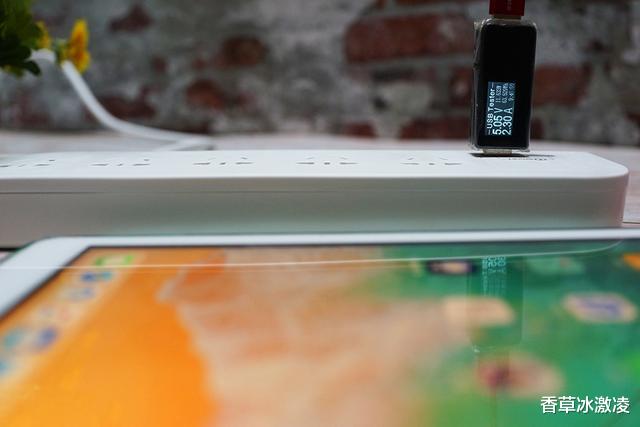 告别杂乱，井井有条：奥睿科一体式收纳盒排插评测