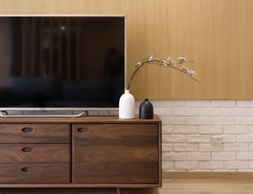 成都130平装修，整体的颜色比较大气，看着很舒服