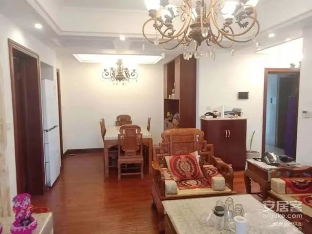 男子买了二手房，进门一看彻底傻眼！房东太过分了...