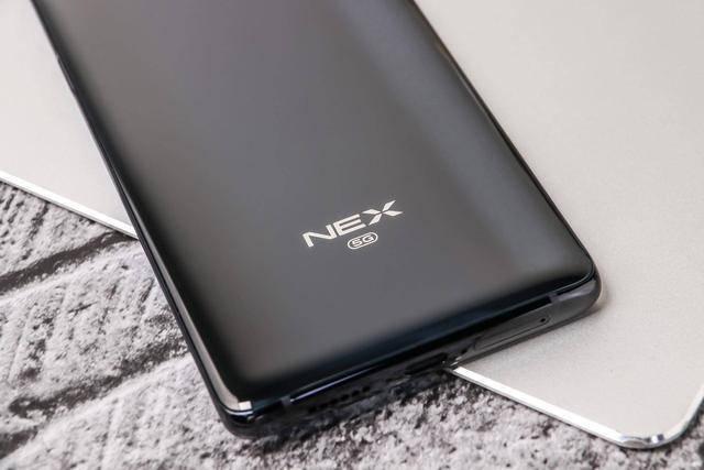 绽放极致之美：NEX 3 5G用颜值和性能征服国权威际媒体