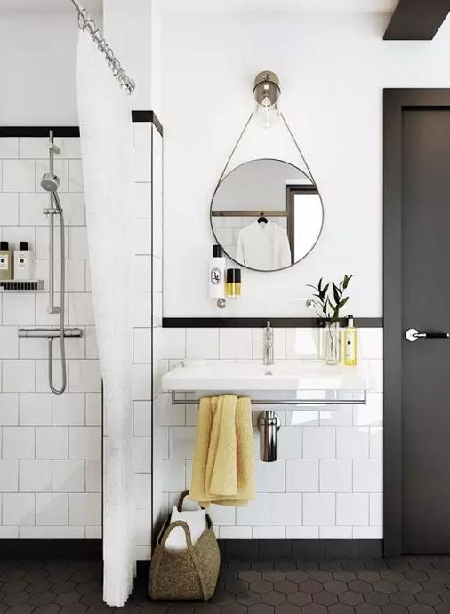 装了腰线，卫生间瞬间美爆了！而你还在纠结卫生间腰线装或不装