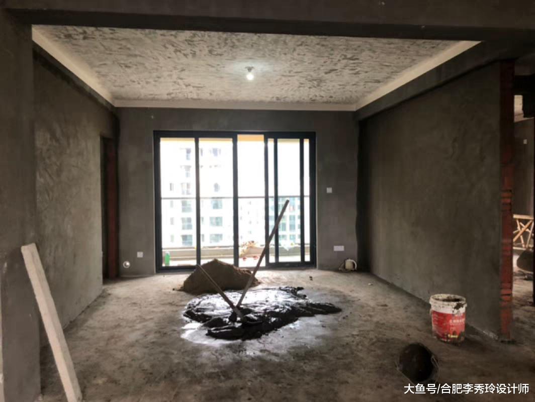 工人装修时没地上厕所, 尴尬! 装个临时坐便器, 业主工人双方都满意
