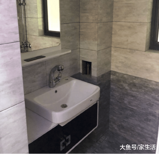 朋友花12万装的新家，头次见这种“椭圆形”柜子，住30年不过时