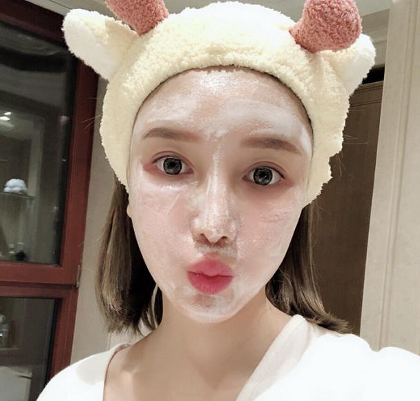 包文婧亮相一种“变态”面膜，5次击退熬夜暗黄肌，网友：跪服