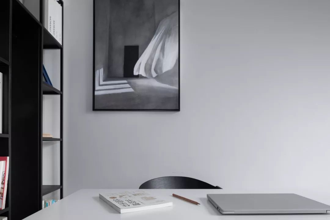 98m2黑白灰三居室，年轻人喜欢的时尚简约风！