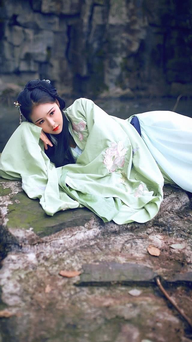 执笔, 低吟, 淡抹, 拈花, 回眸, 只为你