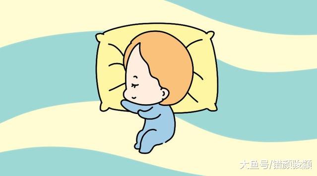 为什么宝宝睡觉喜欢“投降”姿势？知道这些原因，宝妈就高兴吧！
