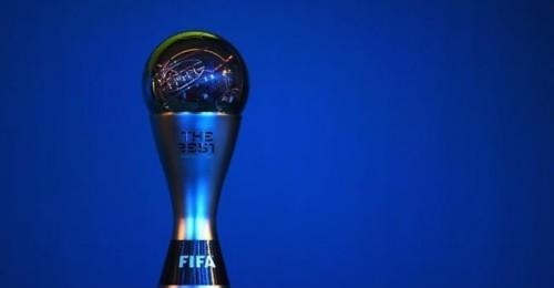 差距！巴萨巨星史上第一拒绝庆祝，皇马四将混进最佳四处炫耀