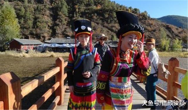 中國這個民族男女不會結婚，女人生下孩子后，孩子不需要男方負責
