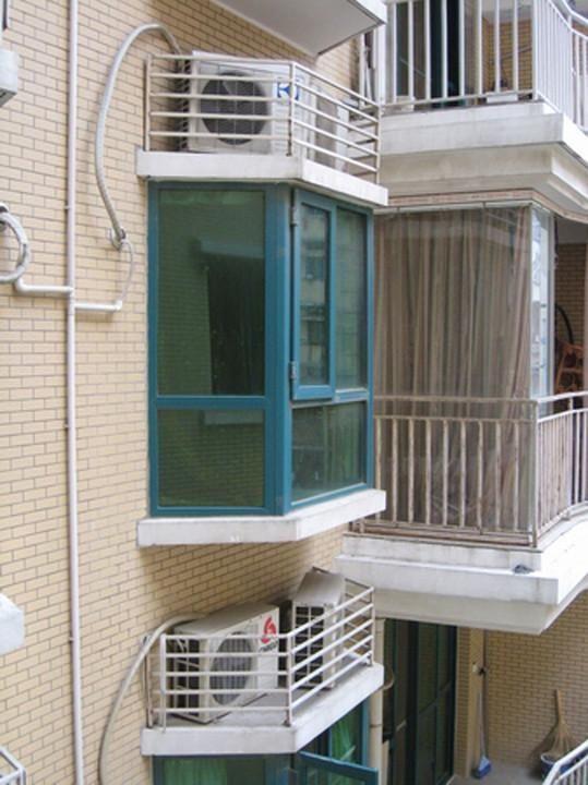 邻居把空调放我家平台上，找物业也没用，我家凭什么给你放空调！