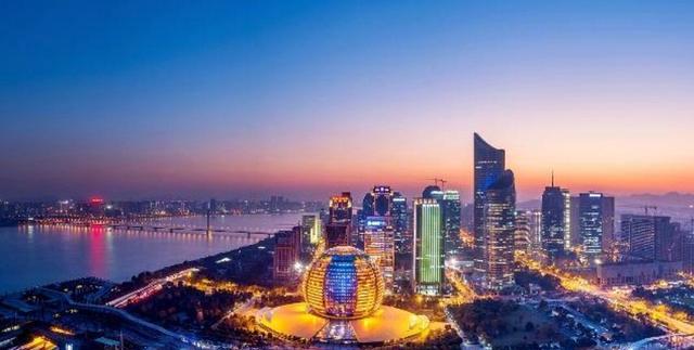 未来两年房价会出现“原地踏步”的局面吗？看看郎咸平教授怎么说