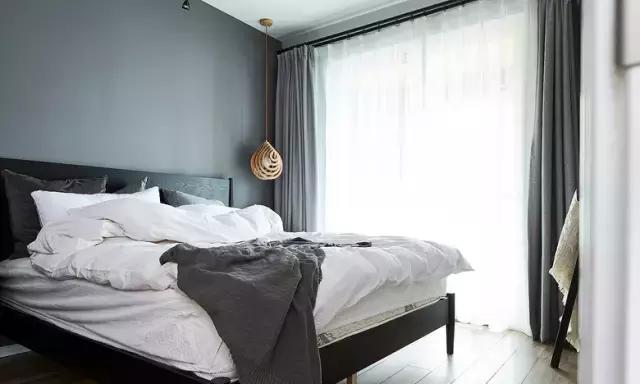 灰不溜秋的93㎡，装修还花了10W，夫妻俩却hin满意？