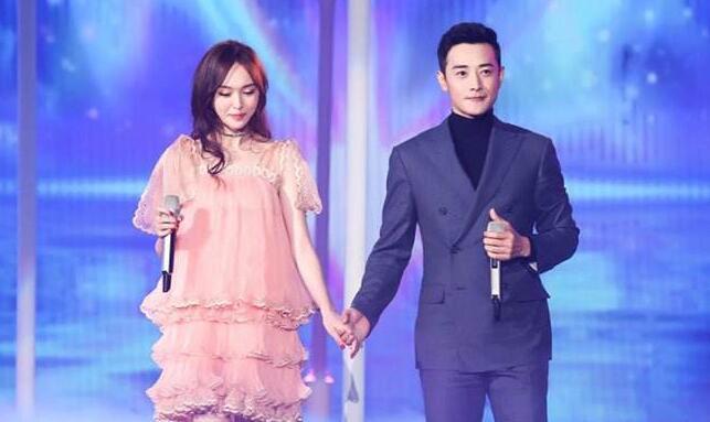 唐嫣闪婚接力当妈? 被拍衣着宽松走楼梯要罗晋扶