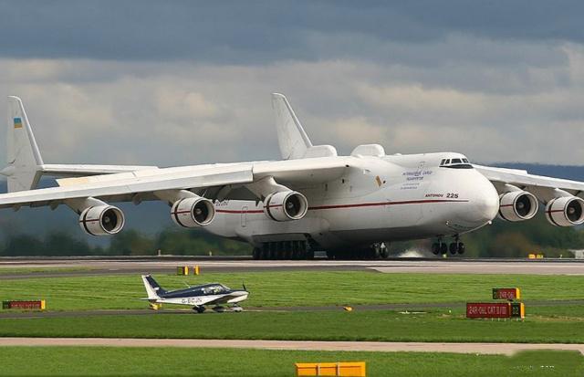 最大载重量超250吨，全球只有一架，超级运输机可能要被卖了？