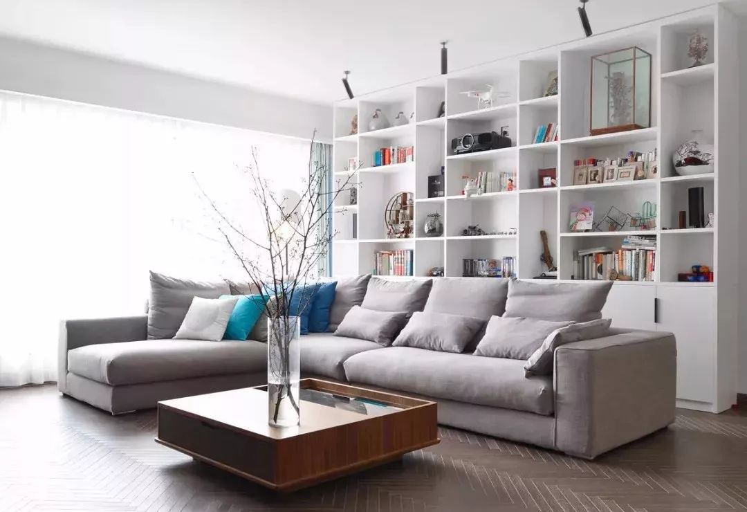 沙发位置挪一挪，让你的客厅瞬间焕然一新！