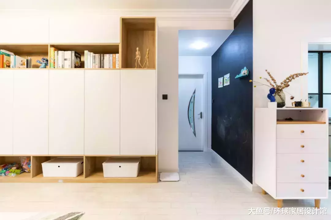 二手房改造, 89㎡北欧两居室, 客厅一整面柜子好给力!
