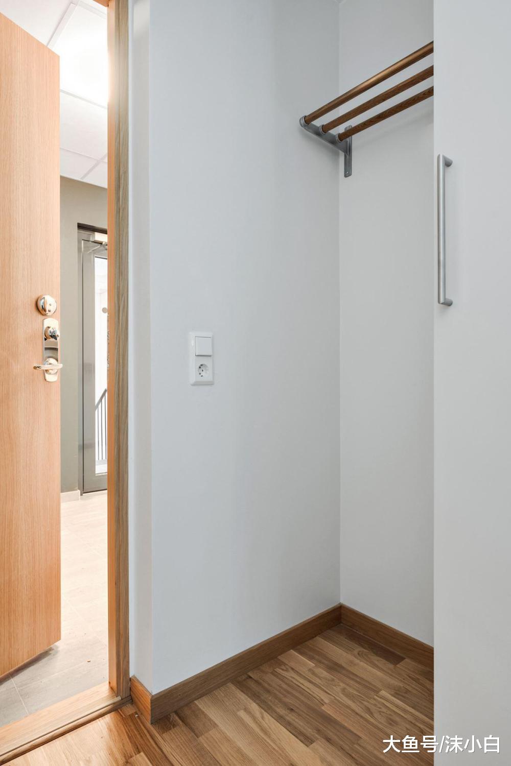 表妹堅持買26平小戶型，小到可憐！一入陽臺明白了，忍不住曬曬！