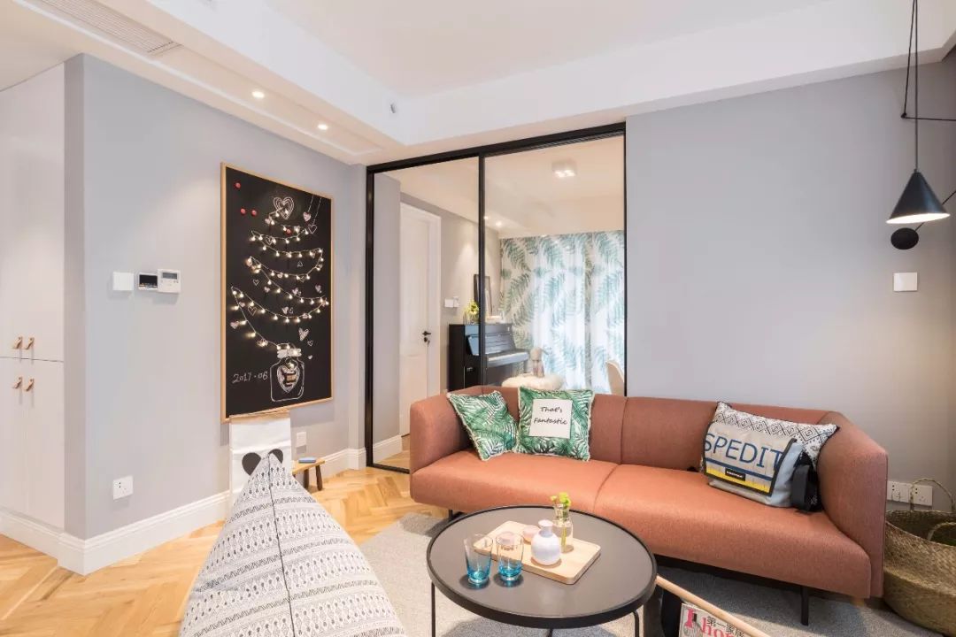 摆上驼色沙发，客厅都美开了花！