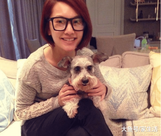 杨丞琳晒出自己的豪宅，厨房台面洁白如雪，一看就没经常做饭了