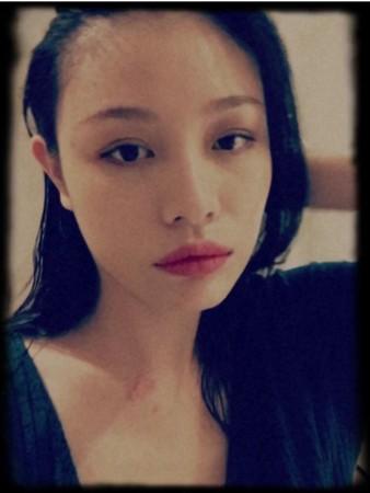 章子怡13岁继女化妆变仙女! 妩媚性感照曝光, 网友: 我恋爱了