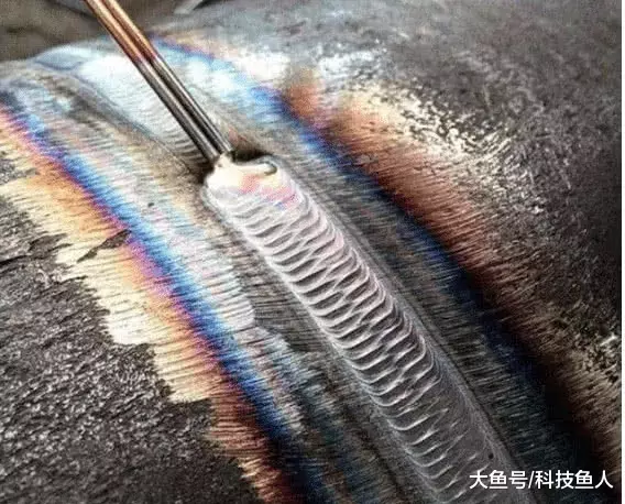 焊接的最高境界“鱼鳞焊”，一般人很难做到，老板工资开到上万