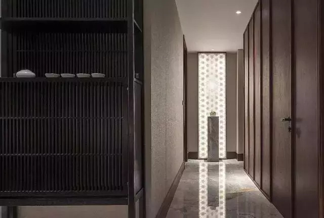 简洁明朗的新中式住宅，温润典雅，细腻勾勒天然韵致的中式韵味