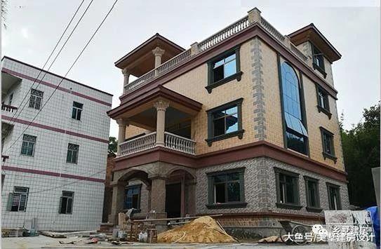 深圳土豪花350万回农村建400平米大别墅，羡慕妒忌啊 ！