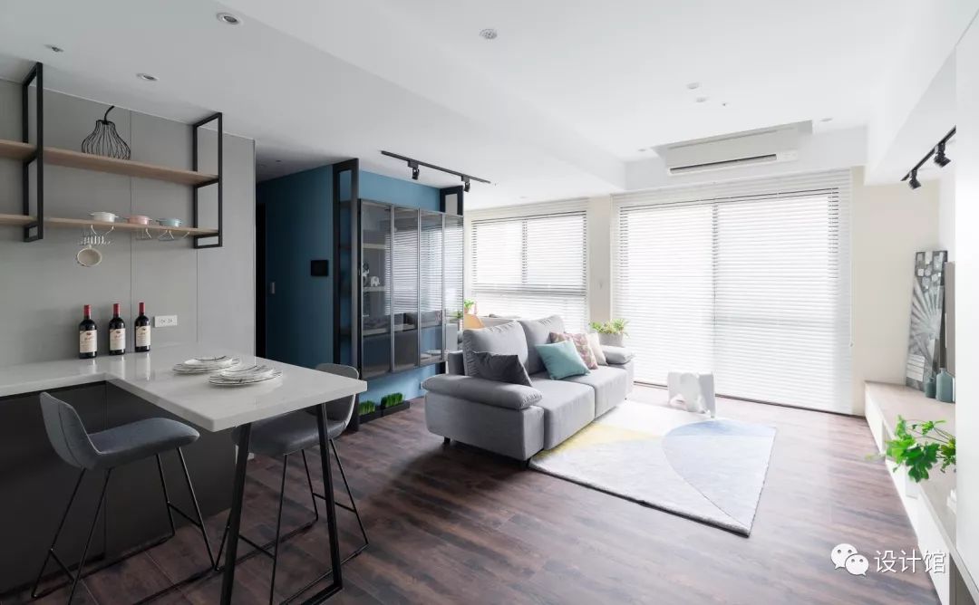 109㎡现代简雅，客厅比较长，挤个小书房！