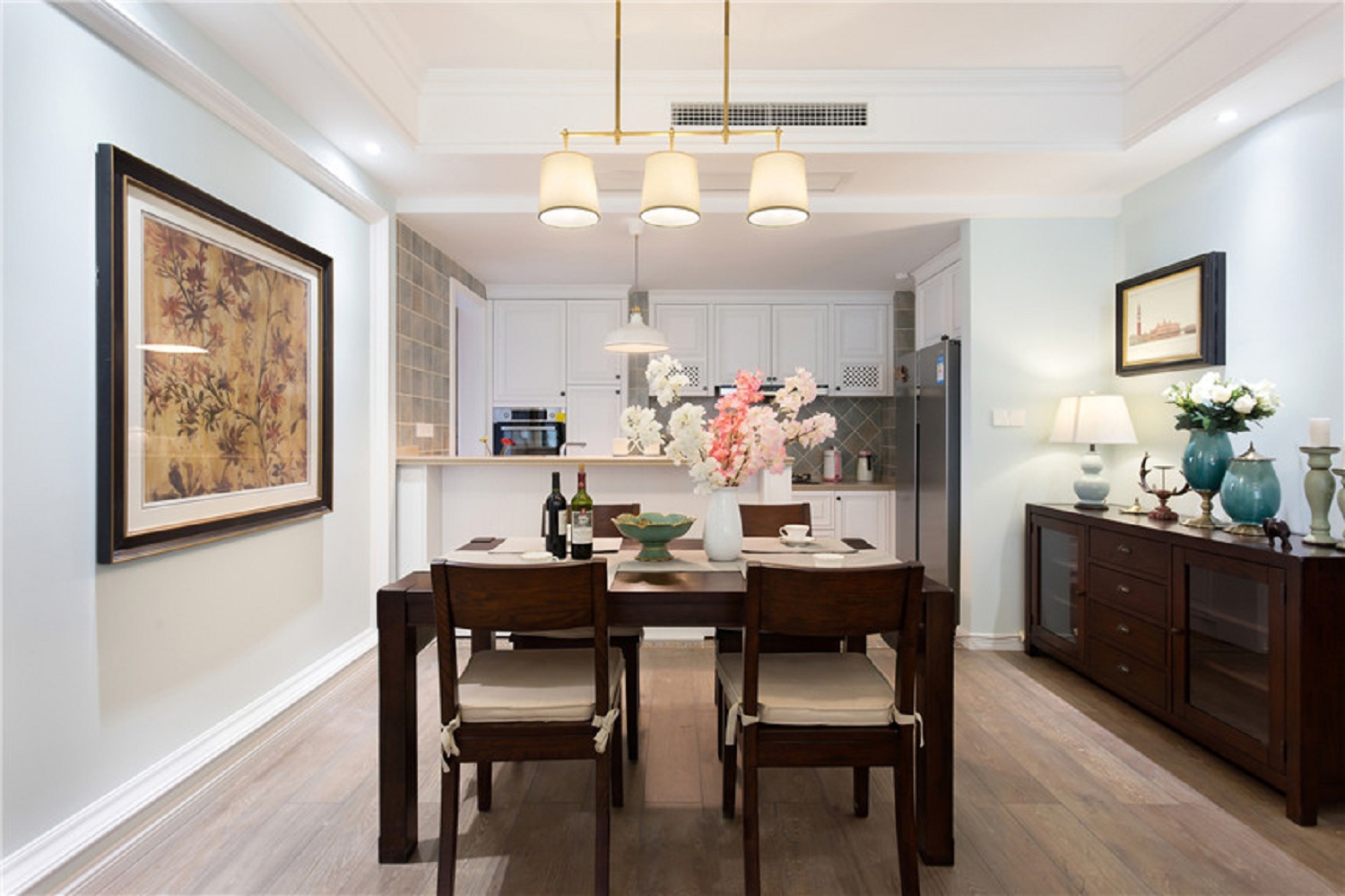 清爽简约美式3房2厅装修图，客厅沙发背景墙的设计真好看！