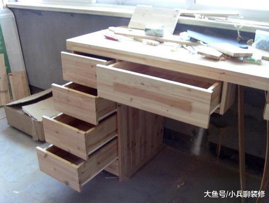 请木工打的这些原木家具，光人工费就要3.5万，大家说值吗？