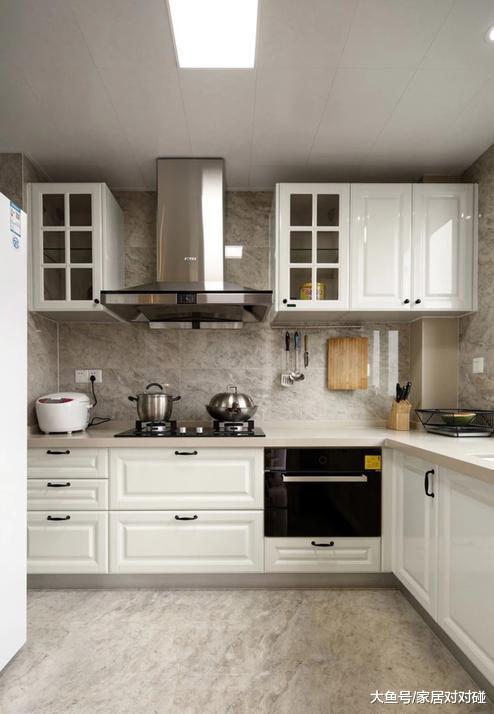 老公硬是在玄關設“浮雕”，進屋就被迷住了！曬曬全房，大氣極了