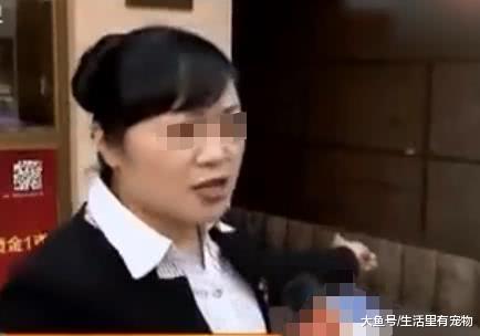 兩人合伙行乞，一個當兒子一個當媽，每月收入上萬元！