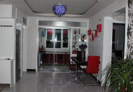 只是在鞋柜后这样做了小改动，没想到这么实用，回家也要这样效仿